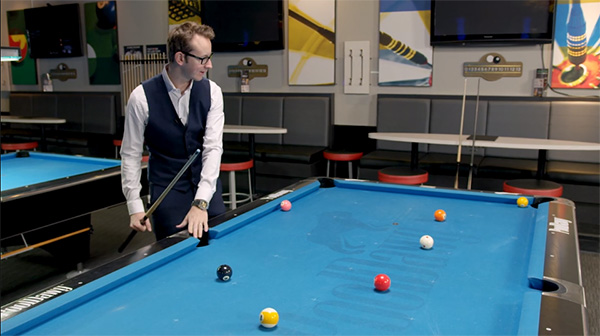 Florian checks his cue ball position, possible shots, and his pocketed balls on an ideal 10-ball break