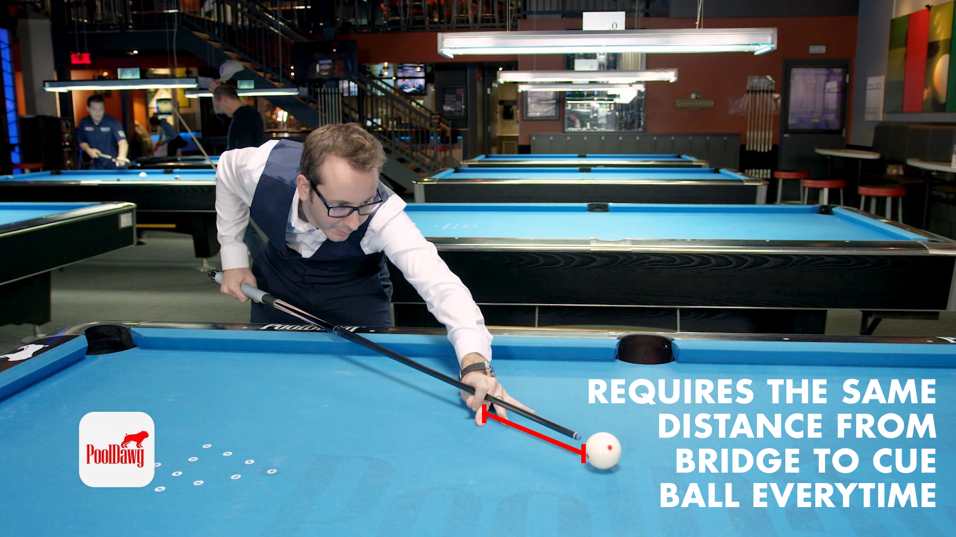 Florian demonstrates planting the bridge hand with the same distance to the cue ball as is required for CTE (Center-to-Edge) aiming.